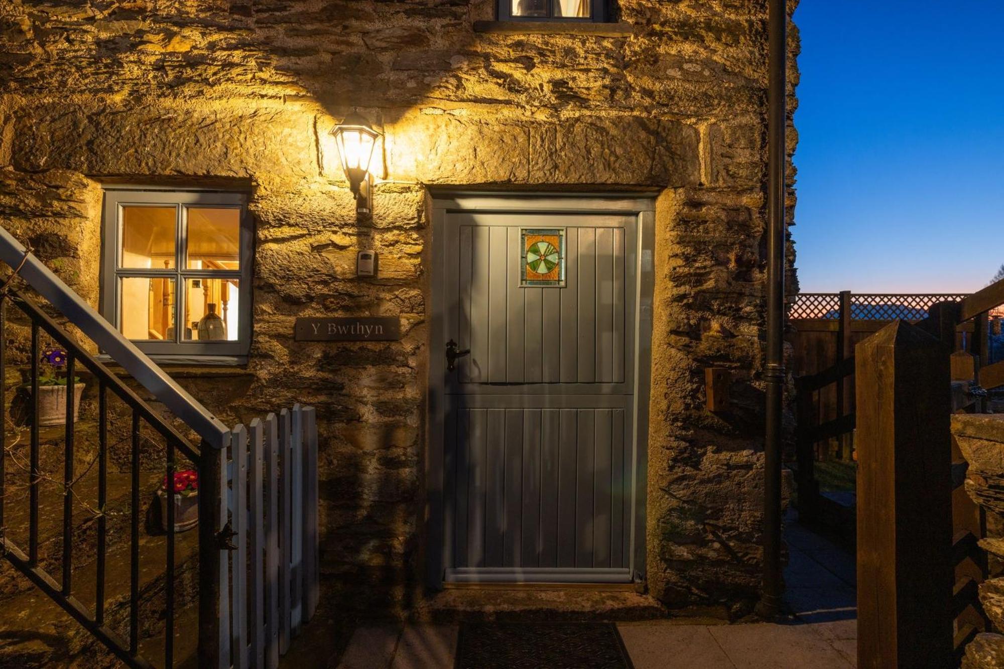 Old Coach House, Betws Y Coed, Snowdonia Villa ภายนอก รูปภาพ